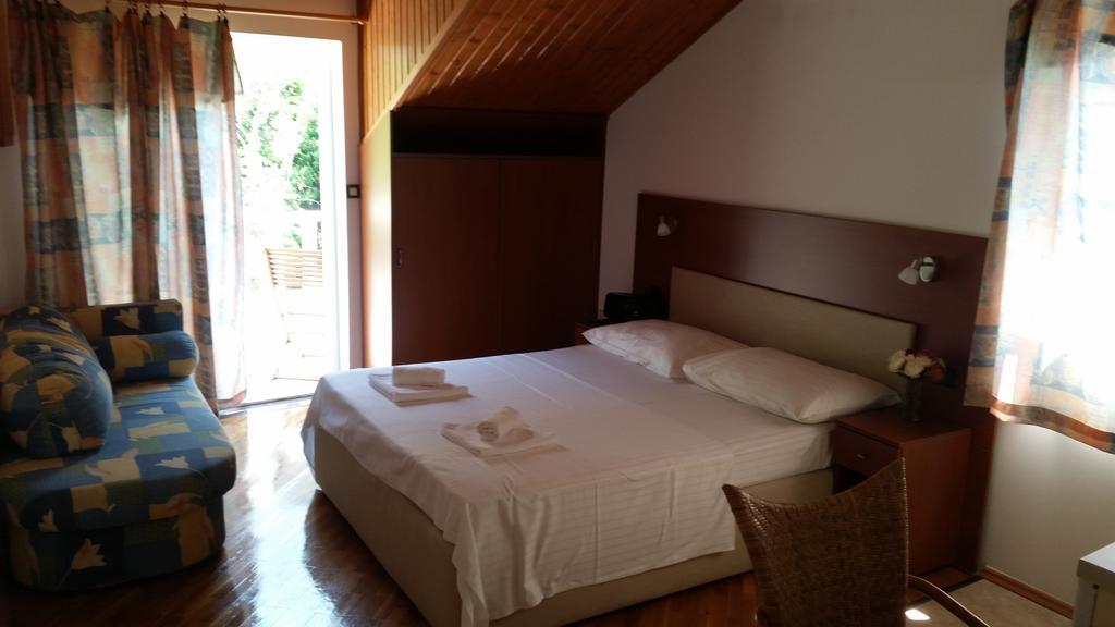 Apartments Vile Holiday Zivogosce Ruang foto
