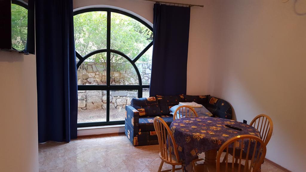 Apartments Vile Holiday Zivogosce Bagian luar foto