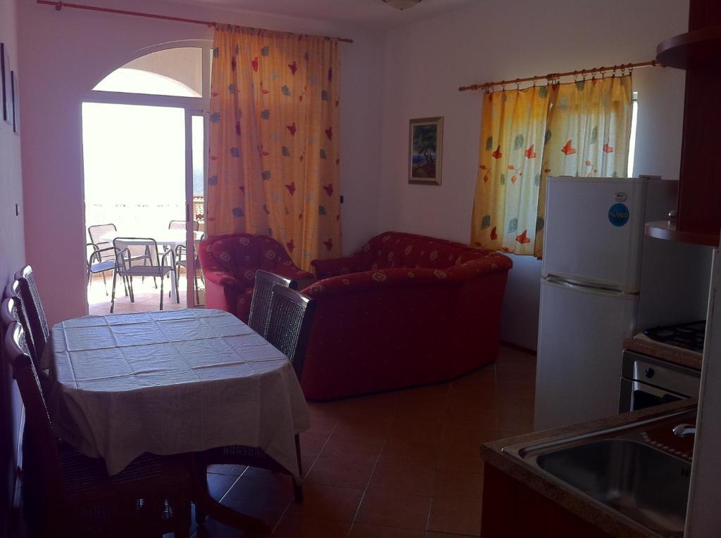 Apartments Vile Holiday Zivogosce Ruang foto
