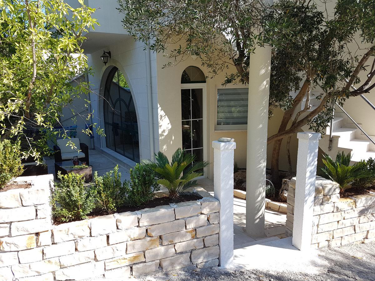 Apartments Vile Holiday Zivogosce Bagian luar foto